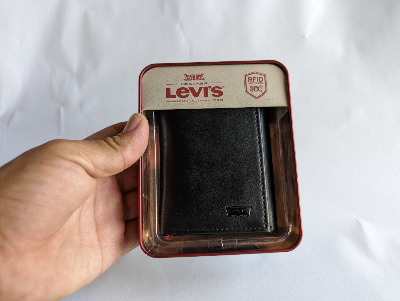 Levis jeans hot sale wallet