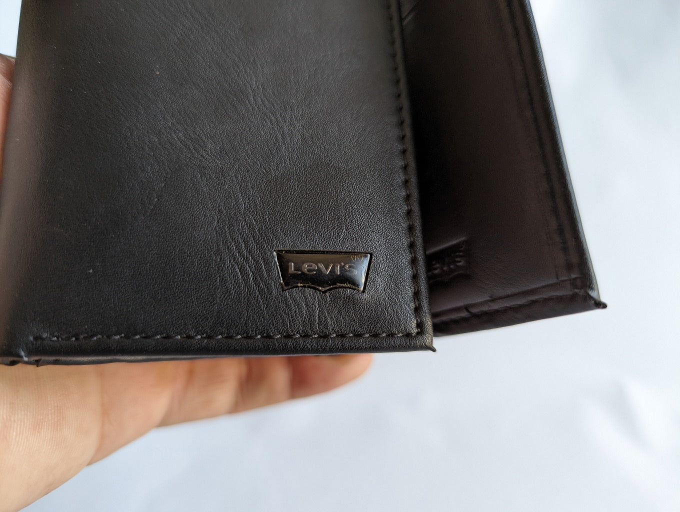 Levi's® Detachable Wallet | Gifts for Clients